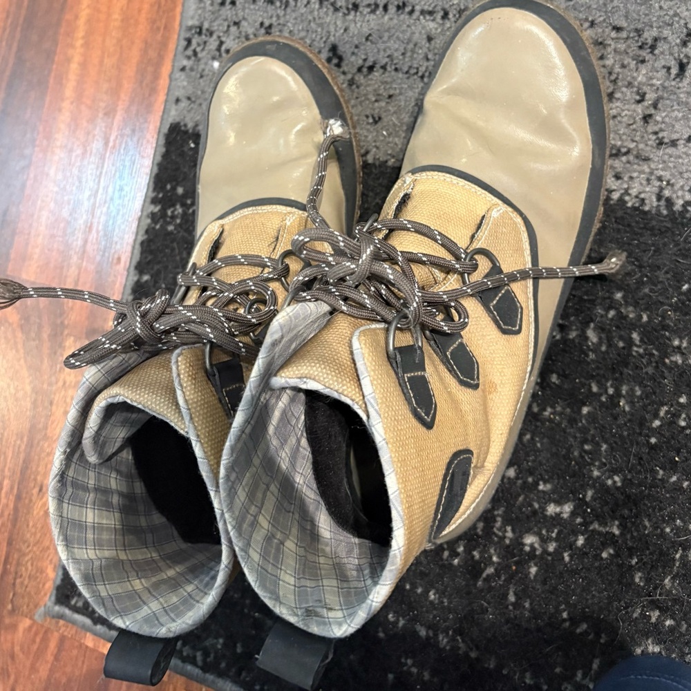 Sorel tan and Gray Lace-Up Boots